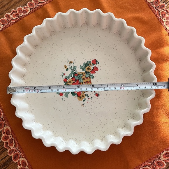 Vintage Treasure Craft Tart Dish Strawberry Design Cottagecore Made in the USA - Picture 6 of 6